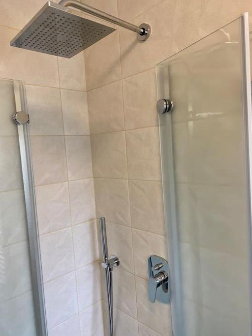 Spacious In A Quiet Neighbourhood + Private Parking Ljubljana